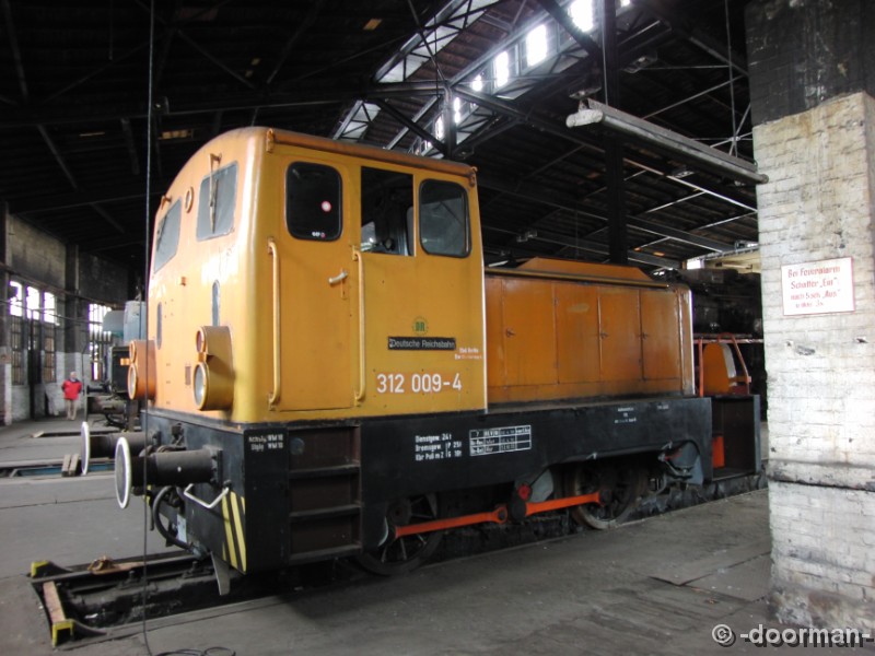 LKM 262043 - 312 009-4.jpg