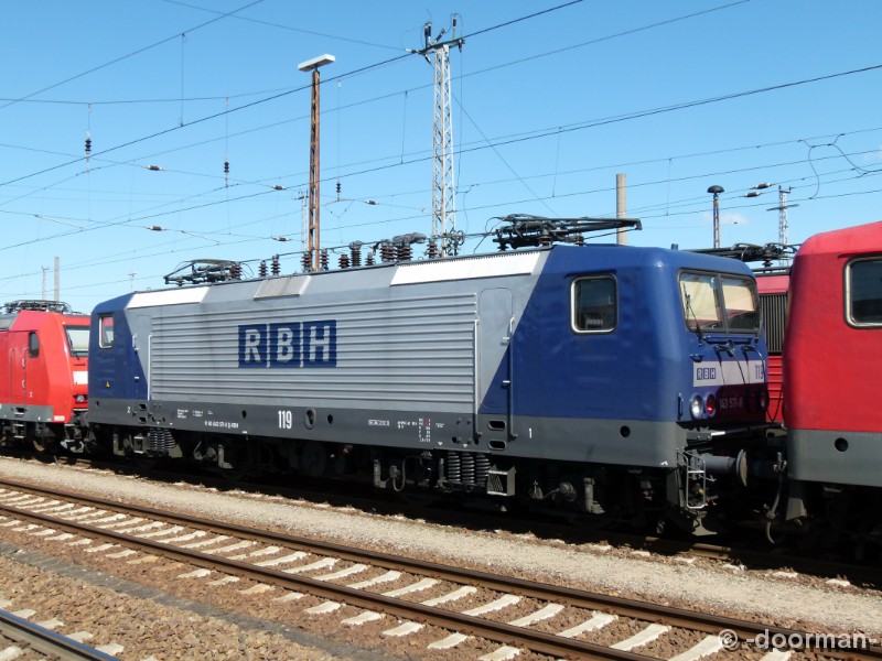 143 571-8 - RBH 119.jpg
