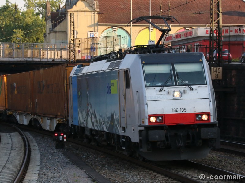 186 105 b.JPG
